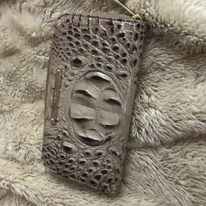 Brahmin wallet